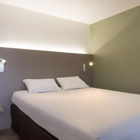 Hotel The Originals City, Annecy Aéroport 3*